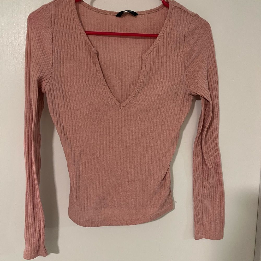 LIGHT PINK LONG SLEEVE VNECK FROM SHEIN SIZE SMALL
